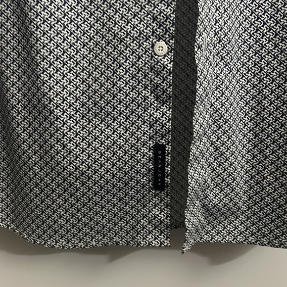 Sean John (Tailored fit) Button up - Picture 3 of 6